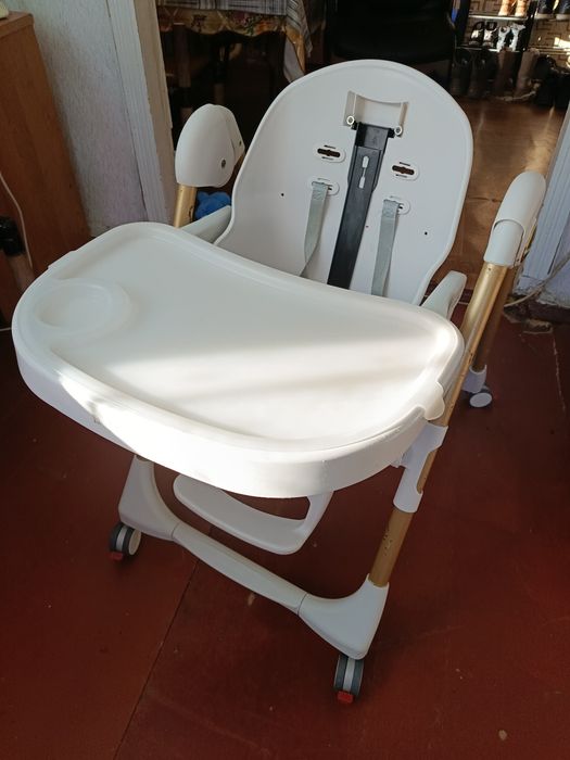 Стільчик для годування