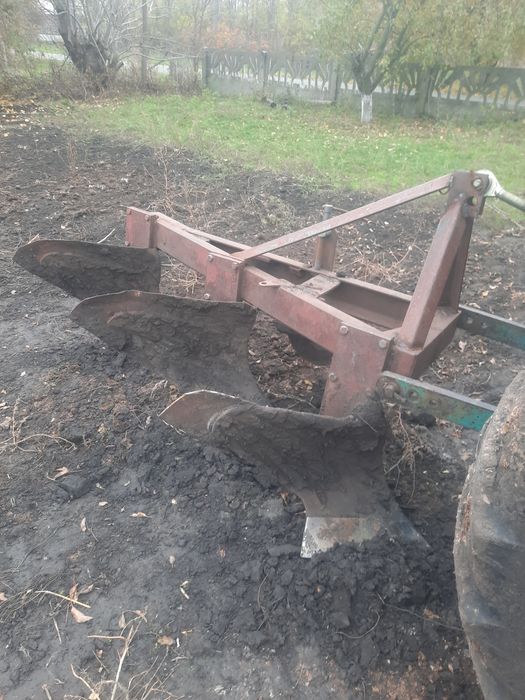 Продам плуг 3/25