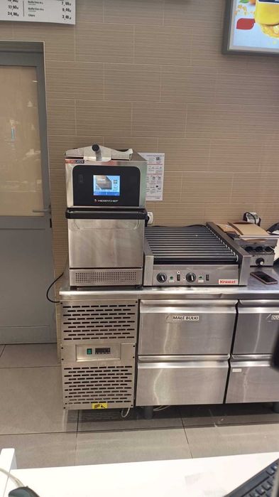 Piec gastronomiczny MERRYCHEF e2 konwekcyjny bp Orlen shell kuchnia bar gastro sale zabaw