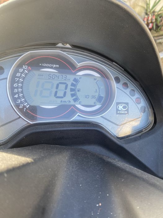 Vendo scooter kymco 300