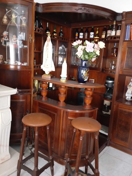Canto bar em cerejeira