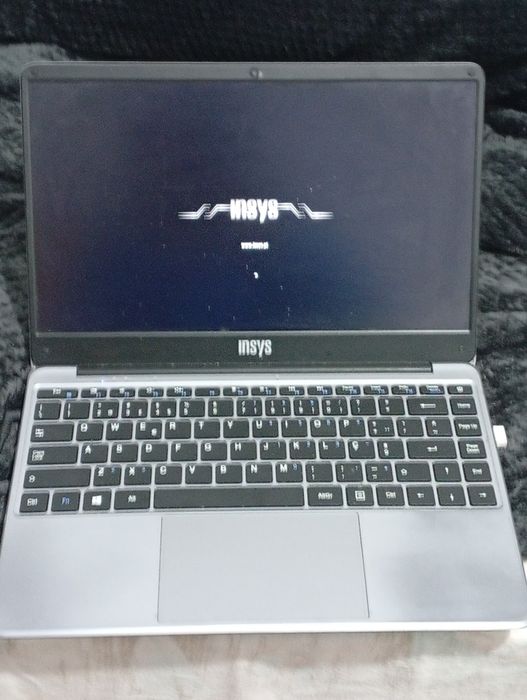 Portátil insys i3 com carregador