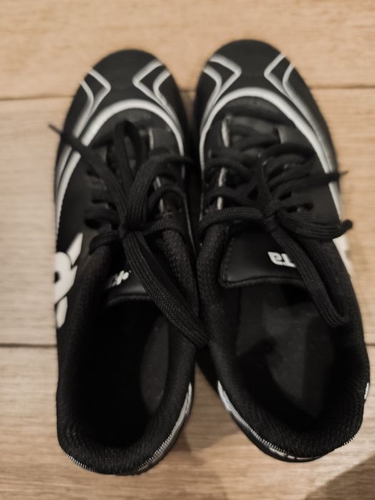 Kipsta Decathlon buty halówki na w-f, na piłkę roz.32