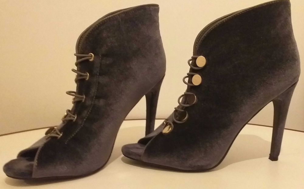 Buty damskie na szpilkach