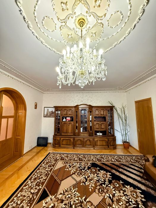 Без комісії! Продаж капітального будинку в Центрі міста – ідеально для життя чи бізнесу+укриття !Сауна/ міні басейн/ більярдна кімната/альтанка