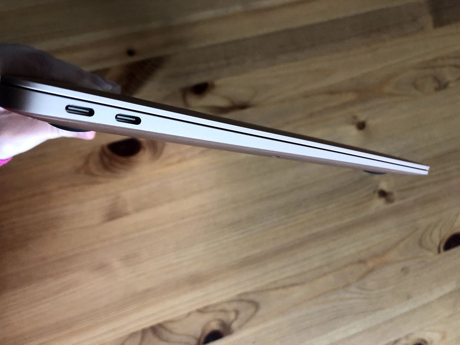 MacBook Air Retina 13-inch em perfeito estado