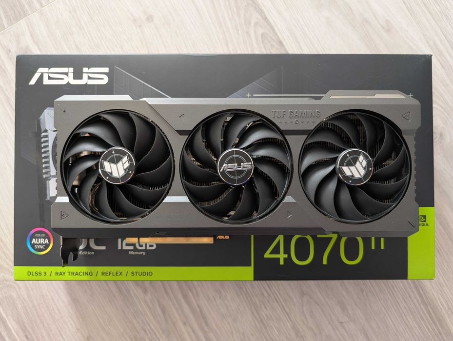 Відеокарта ASUS TUF Gaming GeForce RTX™ 4070 Ti OC Edition із 12 ГБ.