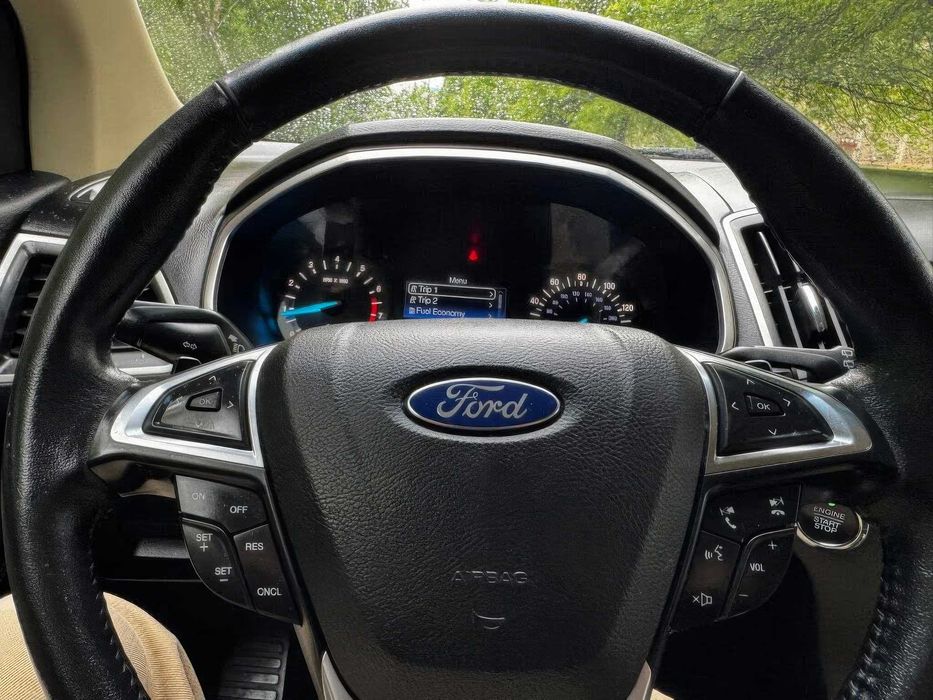Ford Edge      2017
