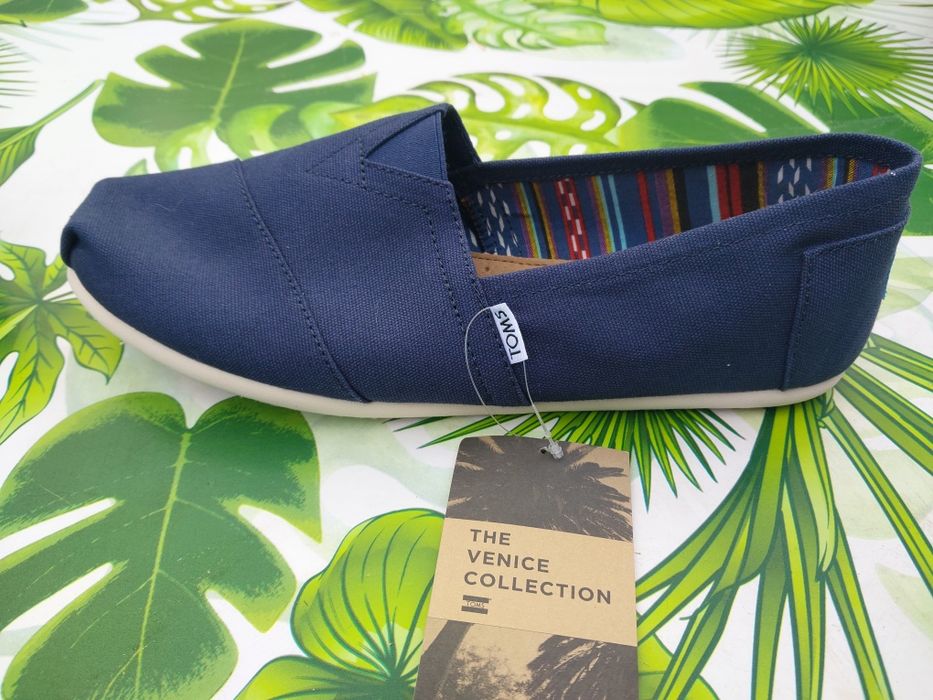 Toms Mens Classic navy niebieskie 45 slipon nowe