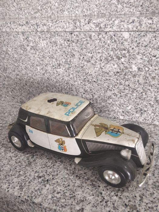 Vendo carro em chapa antigo da marca Roman made on Spain