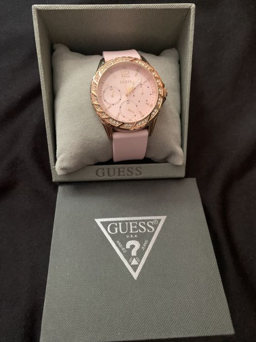 Годинник Guess