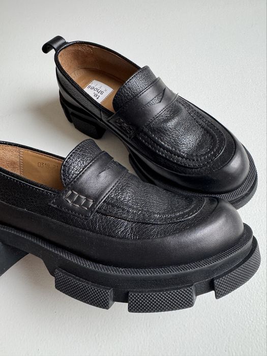 Шкіряні масивні, але зручні лофери te.shoes