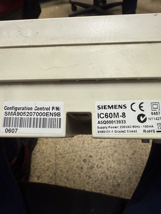 Central de intrusão Siemens IC60M-8 com teclado