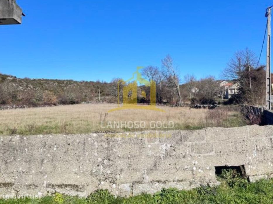 Terreno de 4550m² em Sarraquinhos, Montalegre - Excelente Oportunid...