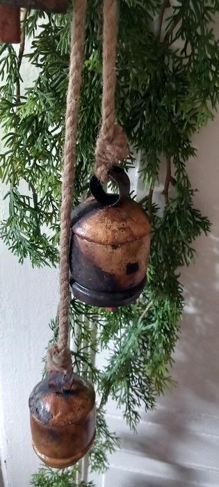 Dzwonki 4 szt metalowe