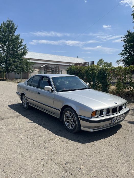 Авто bmw e34 525i
