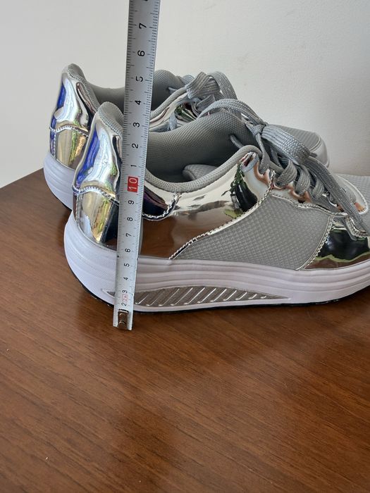 Sneakersy trampki