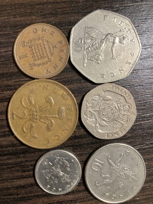 Фунти та пені Англії