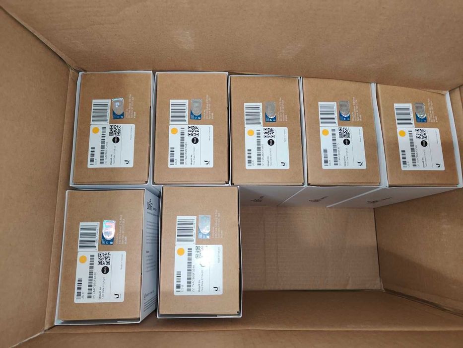 Коммутатор Ubiquiti UniFi Switch 8 (US-8)