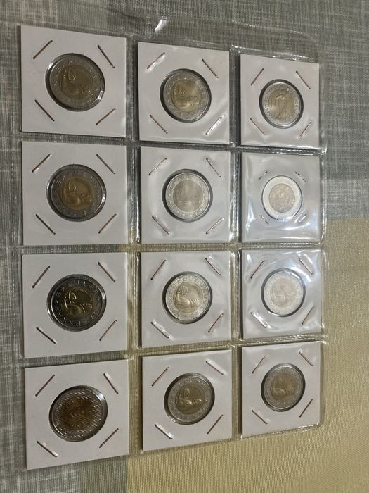 12 moedas de 100 escudos , inclui comemorativas.