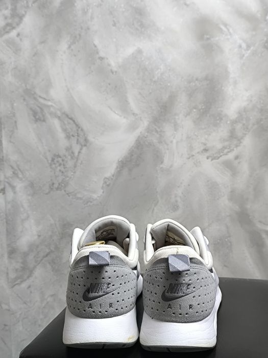чоловічі кросівки Nike Air Max Tavas розмір 43 27.5 см