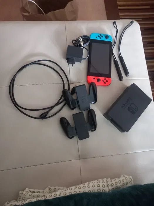 nintendo switch novo com todas as peças | Sim, está disponível