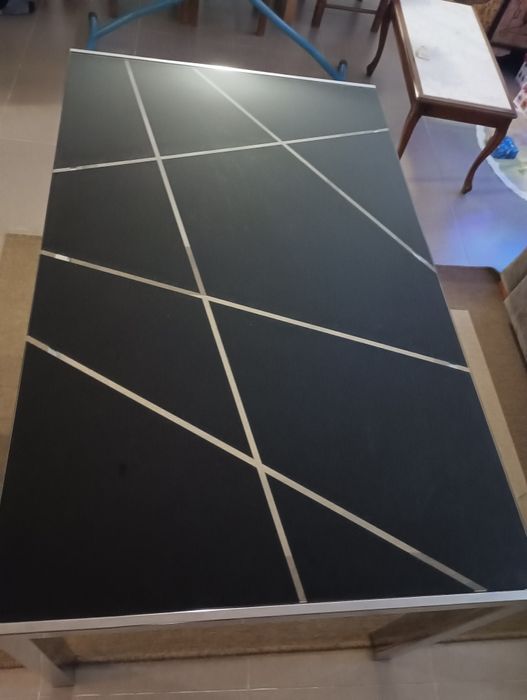 Mesa retangular, tampo vidro preto