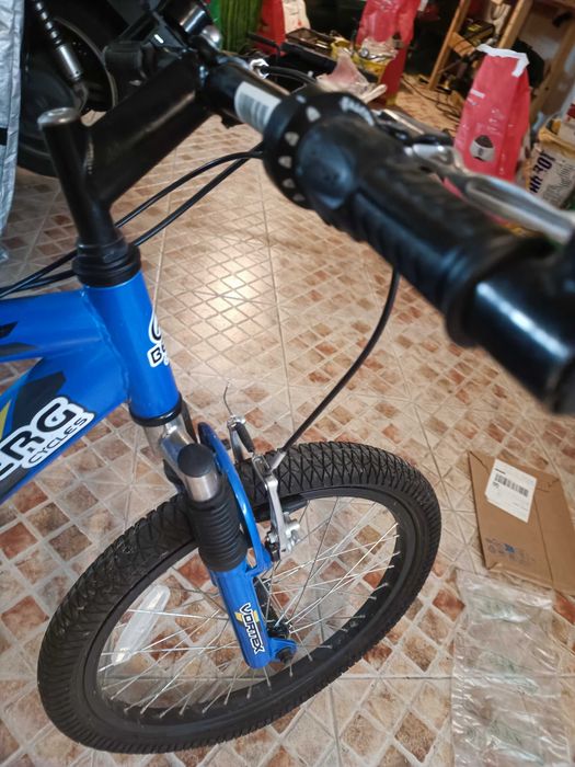 Bicicleta BTT Berg Junior Suspensão à frente e atrás. Bom estado.