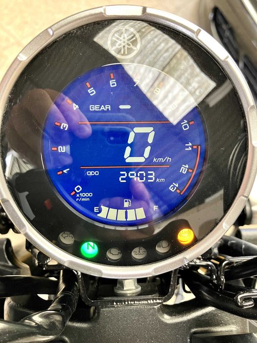 Yamaha XSR 125 amarela (2022) // 2.903 km // 4.600 €