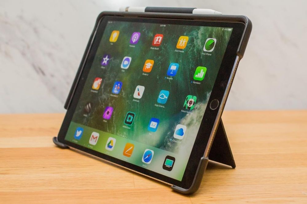 Logitech Slim Folio