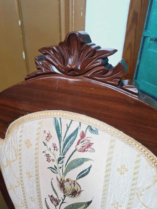 Cadeira antiga de madeira estofada. Antique Upholstered wooden chair