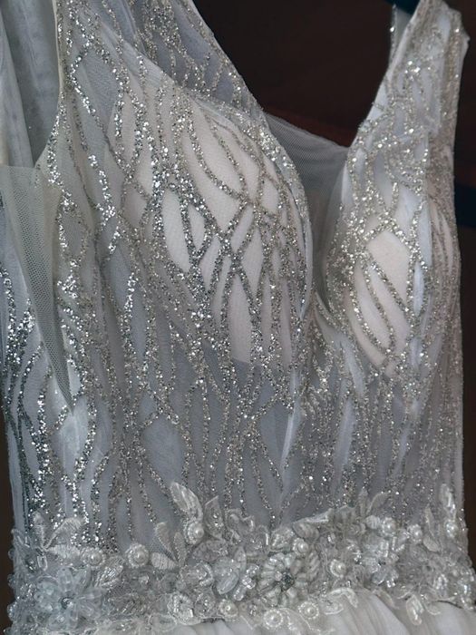 Продам весільну сукню