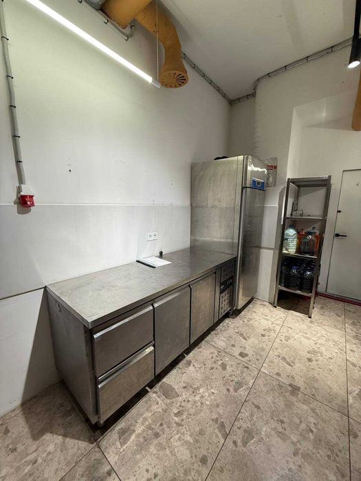 Фасадне приміщення 35м² біля “Сотки” — оренда у центрі міста