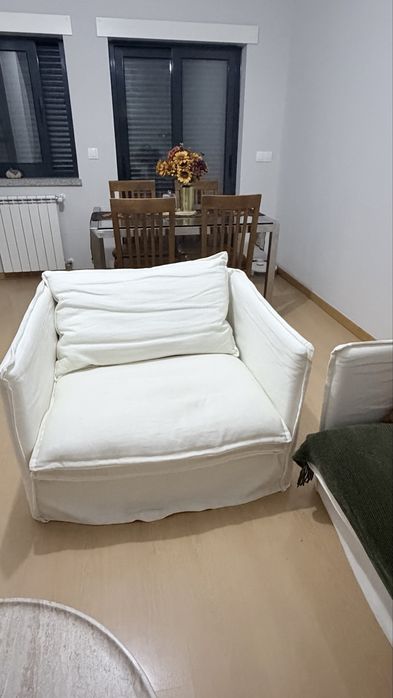 Conjunto de sala com sofá de 3 lugares e poltrona em linho e algodão Grace marca Sklum