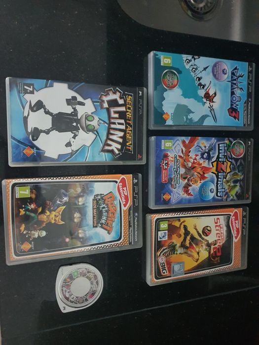 Lote 6 Jogos PSP - Patapon 3, Ratchet & Clank, FIFA Street 2, etc.