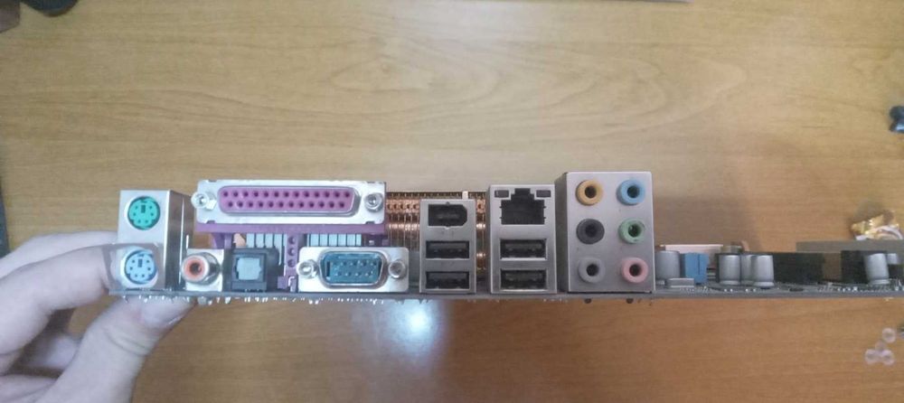 Материнская плата gigabyteGA-965P-DQ6/ATX/LGA775+Процессор Intel E8200