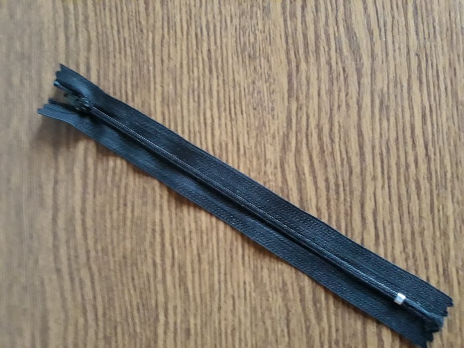 Zamek błyskawiczny 20 cm