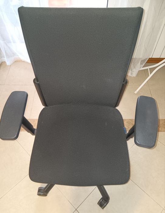 Vende-se cadeira escritório em bom estado