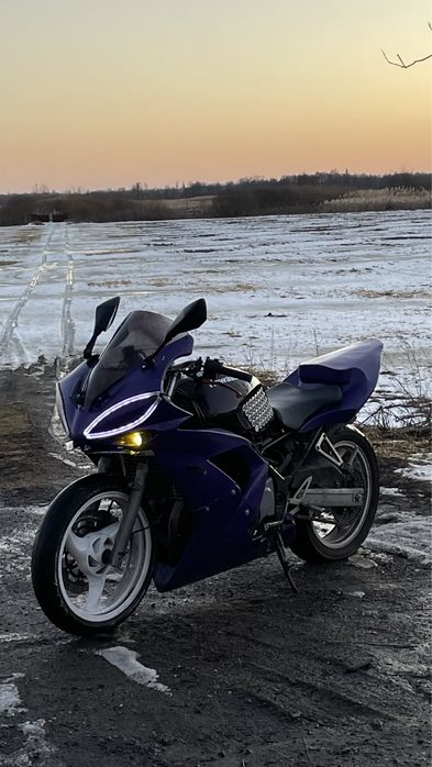 Продам пластик на Yamaha yzf r6