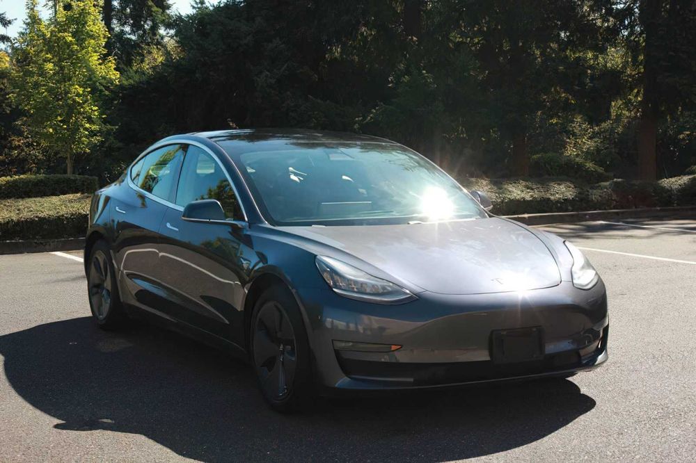Tesla Model 3 Long Range      2019