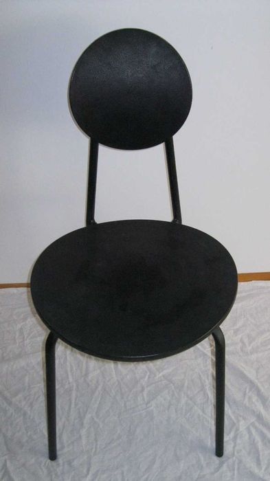 Krzesło z metalu i tworzywa „Hemsö”, IKEA, Monika Mulder