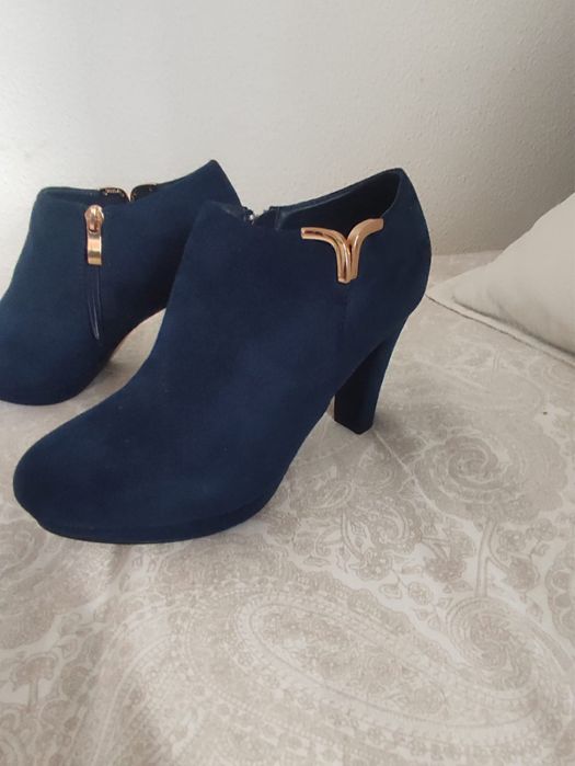 Botín senhora tamanho 40 novas
