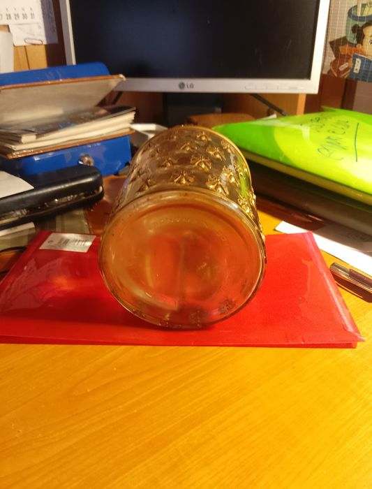 Garrafa perfumaria francesa decorada a ouro FG vazia