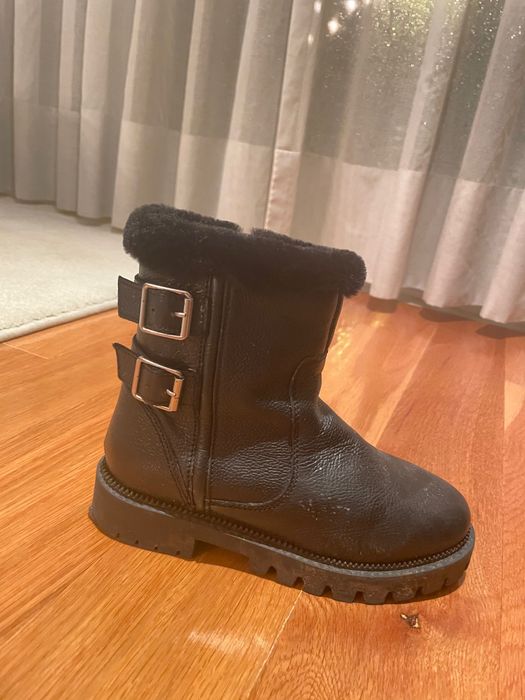 Botas pretas de cano baixo -Tma. 33