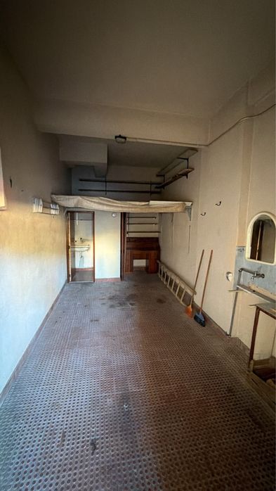Alugo garagem com 22m2