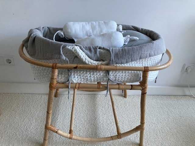 Alcofa de casa para bebé