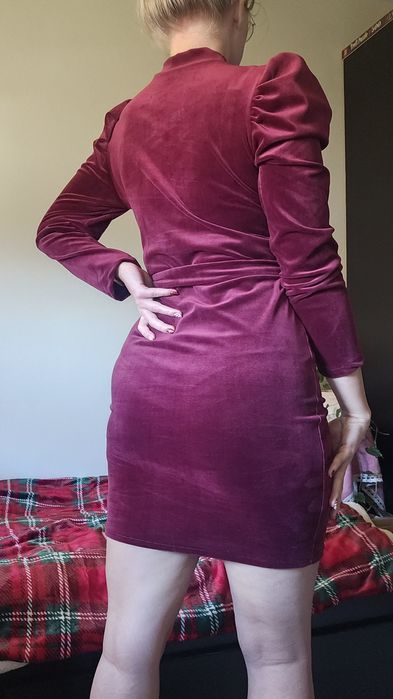 Welurowa sukienka świąteczna M 38