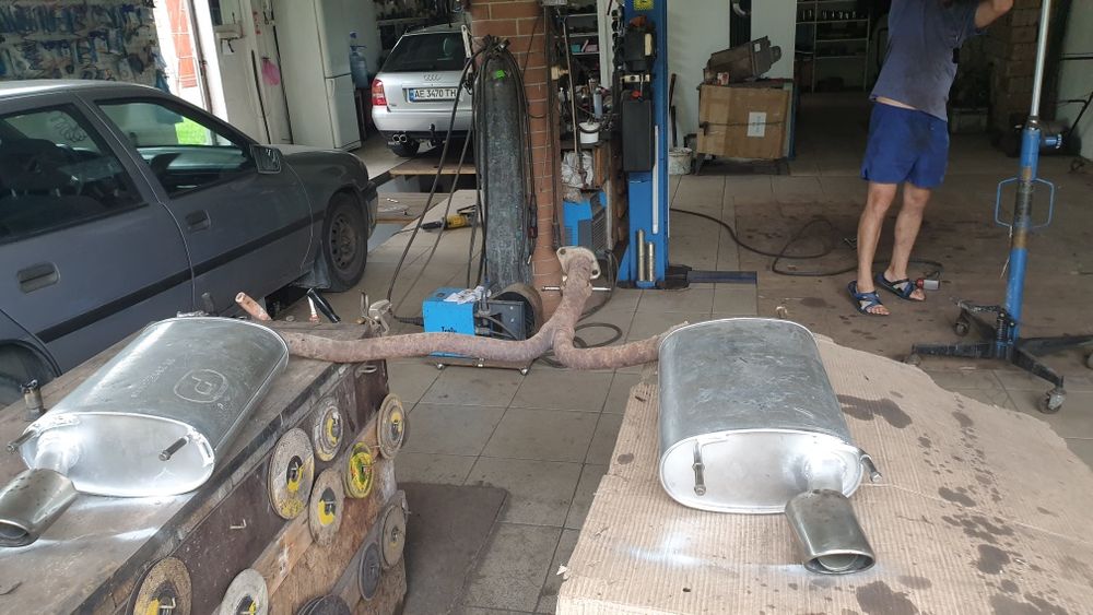 Глушитель LEXUS GS 300 3.0 350 3,5  тойота кемри