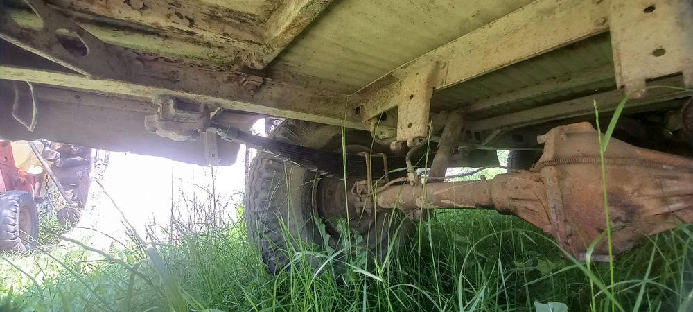 Уаз  на повному ходу