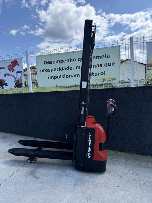 Porta paletes Stacker eletrico 1200 kg